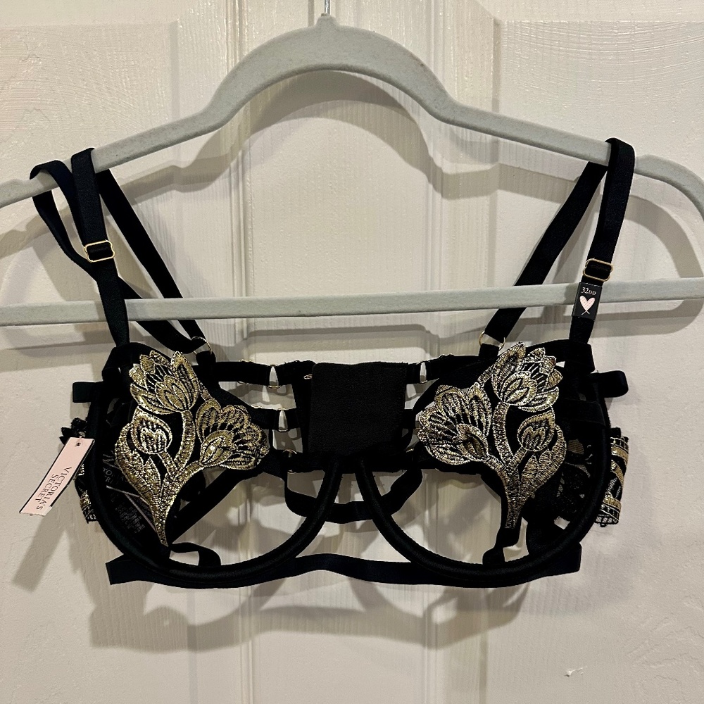Victoria's Secret Very Sexy Balconet Bra NWT